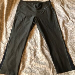 - Nike Hunter green leggings